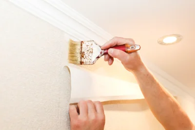 Pose de papier peint à Marches — revêtements muraux et toiles de verre